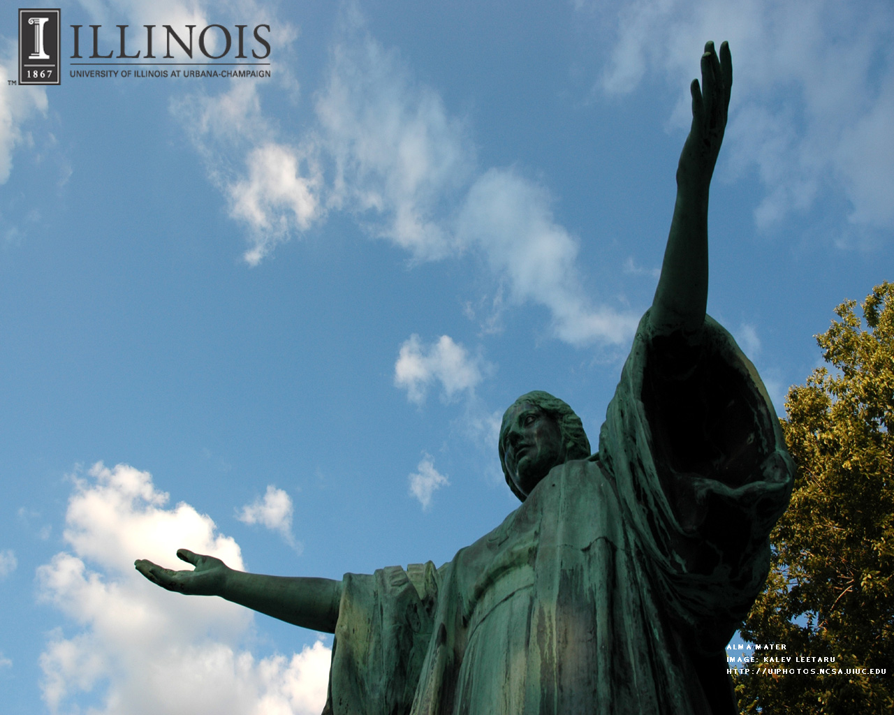 Photo of Alma Mater Statue